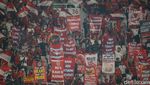 Aksi Suporter Indonesia Merahkan GBK dengan Beragam Poster