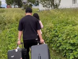 Perjuangan Alice Norin Mudik ke Norwegia Bikin Suami Seret Koper di Padang Rumput Perjuangan Alice Norin Mudik ke Norwegia Bikin Suami Seret Koper di Padang Rumput