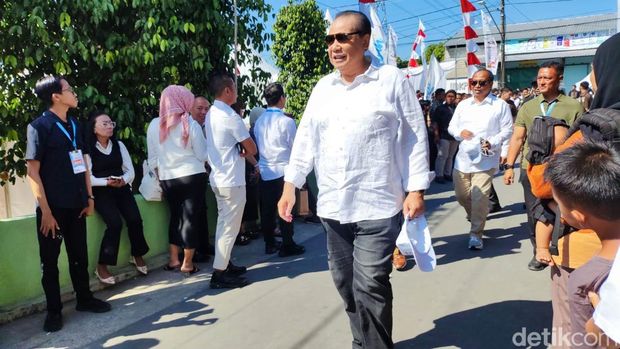 Chairman CT Corp, Chairul Tanjung, hadiri peluncuran 80.000 kelembagaan Koperasi Desa/ Kelurahan Merah Putih di Desa Bentangan, Wonosari, Klaten, Senin (21/7/2025).