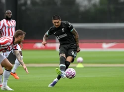 Darwin Nunez melengkap hat-trick di menit ke-20 untuk membuat Liverpool memimpin 3-0. Liverpool akhirnya menang 5-0 lewat tambahan gol Rio Ngumoha dan Federico Chiesar. (dok.Liverpool FC)