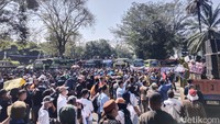 Kala Pekerja Wisata Melawan Larangan Study Tour