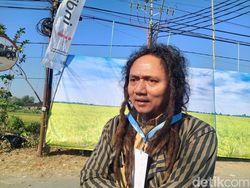 Nyentrik! Ada Kades Rambut Gimbal-Bertato di Peluncuran Kopdes Merah Putih