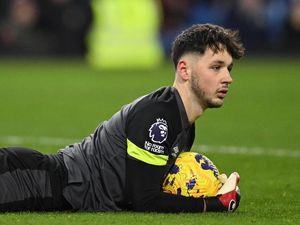 Man City Mau Pulangkan Kiper Burnley Ini Man City Mau Pulangkan Kiper Burnley Ini