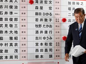 PM Jepang Tegaskan Tetap Menjabat Meski Kalah Pemilu PM Jepang Tegaskan Tetap Menjabat Meski Kalah Pemilu