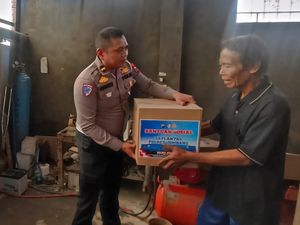 Girangnya Korban Kecelakaan di Jombang Dapat Kaki Palsu Girangnya Korban Kecelakaan di Jombang Dapat Kaki Palsu