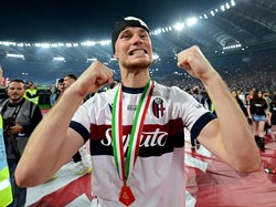 Napoli Dapatkan Sam Beukema dari Bologna