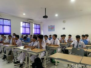 Pemprov DKI Gratiskan Sekolah Swasta, Siswa Bisa Raih Cita-cita Pemprov DKI Gratiskan Sekolah Swasta, Siswa Bisa Raih Cita-cita