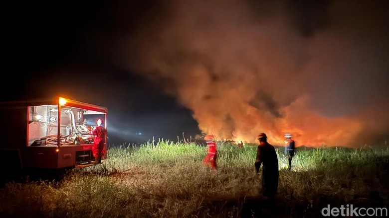 Tim Tanggap Darurat Kebakaran PHR Diturunkan Padamkan Karhutla di Rohil