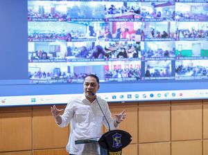 Walkot Eri Minta Ortu di Surabaya Tak Buru-buru Laporkan Guru ke Polisi Walkot Eri Minta Ortu di Surabaya Tak Buru-buru Laporkan Guru ke Polisi