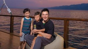 Potret Keseruan Baim Wong Liburan Keluarga di Danau Toba