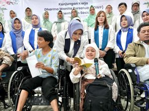 DWP Kemensos Salurkan Bantuan Kursi Roda-Sembako ke 21 PPKS di Yogyakarta DWP Kemensos Salurkan Bantuan Kursi Roda-Sembako ke 21 PPKS di Yogyakarta