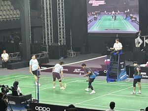 Fun Match OPPO 2025: Owi/Butet Kalahkan Alan/Susy Fun Match OPPO 2025: Owi/Butet Kalahkan Alan/Susy