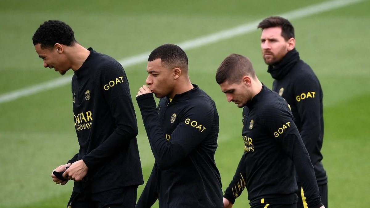 Hugo Ekitike pernah main bareng Lionel Messi di PSG (AFP/FRANCK FIFE)