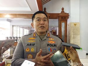 Keluarga Siswa SMP Dikeroyok Teman Saat MPLS di Blitar Lapor Polisi Keluarga Siswa SMP Dikeroyok Teman Saat MPLS di Blitar Lapor Polisi