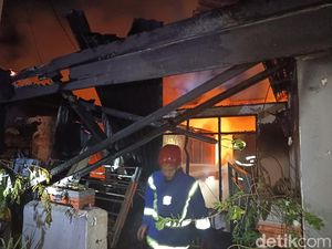 3 Rumah di Rappocini Makassar Terbakar Diduga gegara Lilin 3 Rumah di Rappocini Makassar Terbakar Diduga gegara Lilin