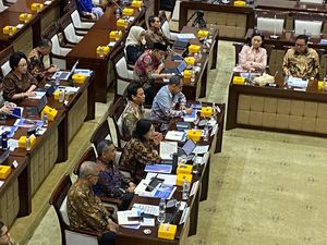 Anggaran Pendidikan Tak 20% di 2 Presiden, Legislator PDIP Sentil Sri Mulyani