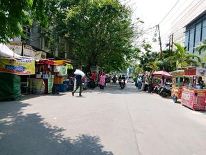 PKL-Parkir Liar di Samping PS Mall Palembang Kembali Marak Usai Ditertibkan PKL-Parkir Liar di Samping PS Mall Palembang Kembali Marak Usai Ditertibkan