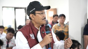 Tanggapan Mensos Gus Ipul soal Kabar Siswa Sekolah Rakyat Melarikan Diri