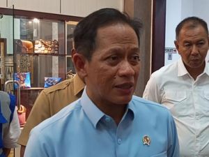 Menteri LH ke Riau, Dapat Perintah Presiden untuk Tangani Kabut Asap Menteri LH ke Riau, Dapat Perintah Presiden untuk Tangani Kabut Asap