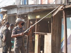 Satpol PP Bogor Bongkar 115 Bangunan Liar di Sekitar Flyover Cileungsi