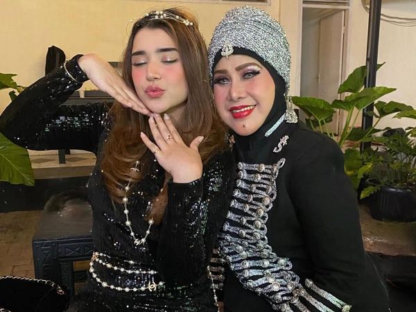 Kenalin Nih, Sharifa Azella Alhamid Cucu Elvy Sukaesih Mulai Jadi Artis