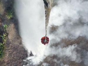 20 Hektare Lahan di Tanjabar Jambi Terbakar, Water Bombing Dioptimalkan 20 Hektare Lahan di Tanjabar Jambi Terbakar, Water Bombing Dioptimalkan