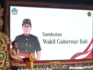 Wagub Giri Tegaskan Tak Boleh Ada Intervensi terhadap Wartawan Wagub Giri Tegaskan Tak Boleh Ada Intervensi terhadap Wartawan