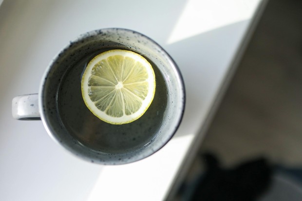 Air lemon untuk redakan sakit tenggorokan