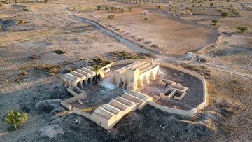 Djerba: Surga Tunisia Terancam, Ulah Turis Jadi Dalang?