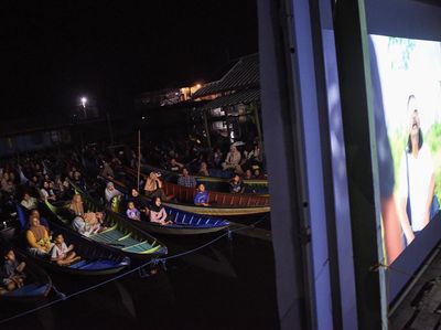 Bioskop Terapung Hadir di 3 Danau Kalimantan Timur