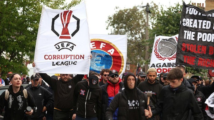LONDON, ENGLAND - JULY 15: Crystal Palace Fans Protest Against UEFA Decision to Demote The Club From UEFA Europa League To The UEFA Europa Conference League after an alleged breach of the Multi Club Ownership rules from former Co Owner John Textor & Eagle Football Holdings co ownership of Crystal Palace FC & Olympique Lyonnais at Selhurst Park on July 15, 2025 in London, England. (Photo by Crystal Pix/MB Media/Getty Images)