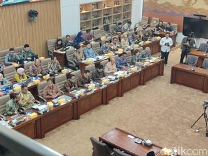 Bos Danantara Ungkap Rencana 2025: Restrukturisasi Bisnis BUMN Maskapai-Asuransi Bos Danantara Ungkap Rencana 2025: Restrukturisasi Bisnis BUMN Maskapai-Asuransi