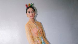 Hari Kebaya Nasional: Inspirasi Berkebaya Modern & Klasik Artis Tanah Air