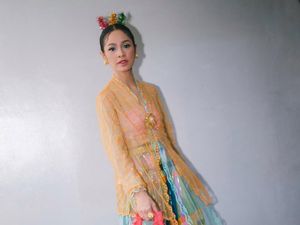 Hari Kebaya Nasional: Inspirasi Berkebaya Modern & Klasik Artis Tanah Air Hari Kebaya Nasional: Inspirasi Berkebaya Modern & Klasik Artis Tanah Air