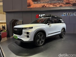 Jaecoo Rilis Harga J7 SHS dan J7 AWD di GIIAS 2025