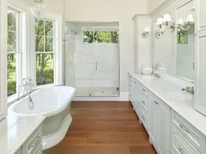 5 Desain Kamar Mandi dengan Lantai Kayu Beserta Cara Perawatannya 5 Desain Kamar Mandi dengan Lantai Kayu Beserta Cara Perawatannya
