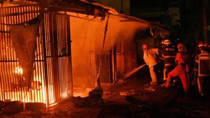 Korsleting Diduga Picu Kebakaran di Pasar Induk Manonda Palu, 13 Lapak Hangus