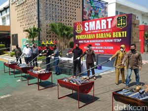 Belasan Juta Batang Rokok Ilegal yang Bikin Negara Rugi Rp 12 M Dimusnahkan Belasan Juta Batang Rokok Ilegal yang Bikin Negara Rugi Rp 12 M Dimusnahkan