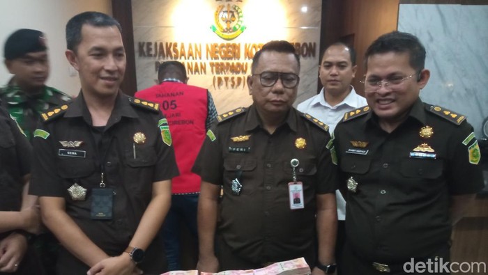 Dana PIP SMAN 7 Cirebon Raib Ratusan Juta, Kepala Sekolah dan Guru Diduga Terlibat!