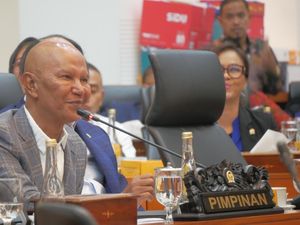 Lagi dan Lagi Memfungsikan WTO, IMF, dan Bank Dunia Lagi dan Lagi Memfungsikan WTO, IMF, dan Bank Dunia