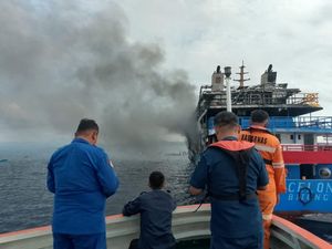 2 Alasan Nakhoda Jadi Tersangka di Kasus Kebakaran KM Barcelona 2 Alasan Nakhoda Jadi Tersangka di Kasus Kebakaran KM Barcelona