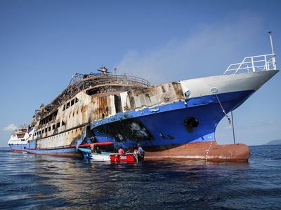 KM Barcelona 5 Terbakar, Upaya Pendinginan Terus Dilakukan
