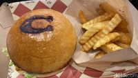 Lezatnya Hidangan New York ala The Coach Cafe di Premium Outlet