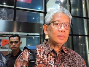 9 Jam Diperiksa KPK, Eks Dirut BJB Ngaku Dicecar 20 Pertanyaan 9 Jam Diperiksa KPK, Eks Dirut BJB Ngaku Dicecar 20 Pertanyaan
