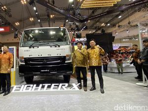 Mitsubishi Fuso di GIIAS 2025: Fighter X Terbaru-Canter buat Ngecas Baterai Truk Mitsubishi Fuso di GIIAS 2025: Fighter X Terbaru-Canter buat Ngecas Baterai Truk