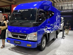 Mitsubishi Fuso Bawa Truk Powerbank, Begini Wujudnya