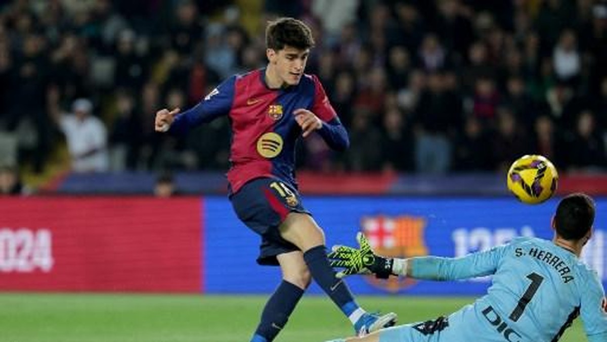 Pau Victor saat bermain untuk Barcelona dalam laga melawan Osasuna pada Maret lalu. Foto: AFP/LLUIS GENE