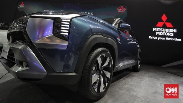 PT Mitsubishi Motors Krama Yudha Sales Indonesia (MMKSI) memboyong Mitsubishi Destinator di Gaikindo Indonesia International Auto Show (GIIAS) 2025 di ICE, BSD City, Banten. Rabu, 23 Juli 2025. (CNN Indonesia/Adhi Wicaksono)