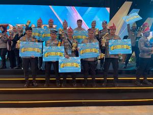 Polda Jatim Borong Penghargaan di Awarding Day Apresiasi Kreasi Polri Polda Jatim Borong Penghargaan di Awarding Day Apresiasi Kreasi Polri