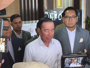 Jokowi Boyong Semua Ijazah dari SD hingga Kuliah ke Mapolres Solo Jokowi Boyong Semua Ijazah dari SD hingga Kuliah ke Mapolres Solo